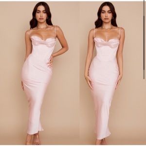HOUSE OF CB 'Charmaine' Blush Pink
Corset Maxi Dress
